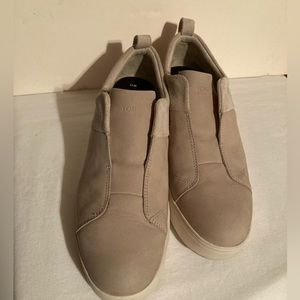 Toms ladies slip on suede loafer